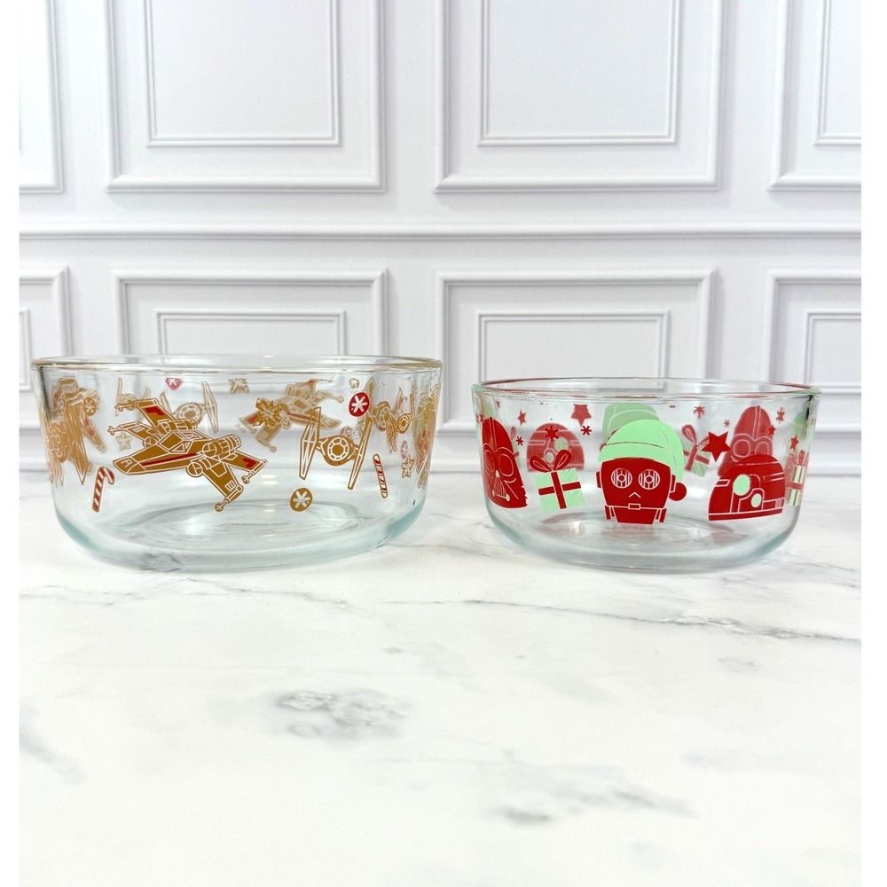 Set of 2 STAR WARS Holiday Pyrex Dishes 6" and 7" (No Lids)